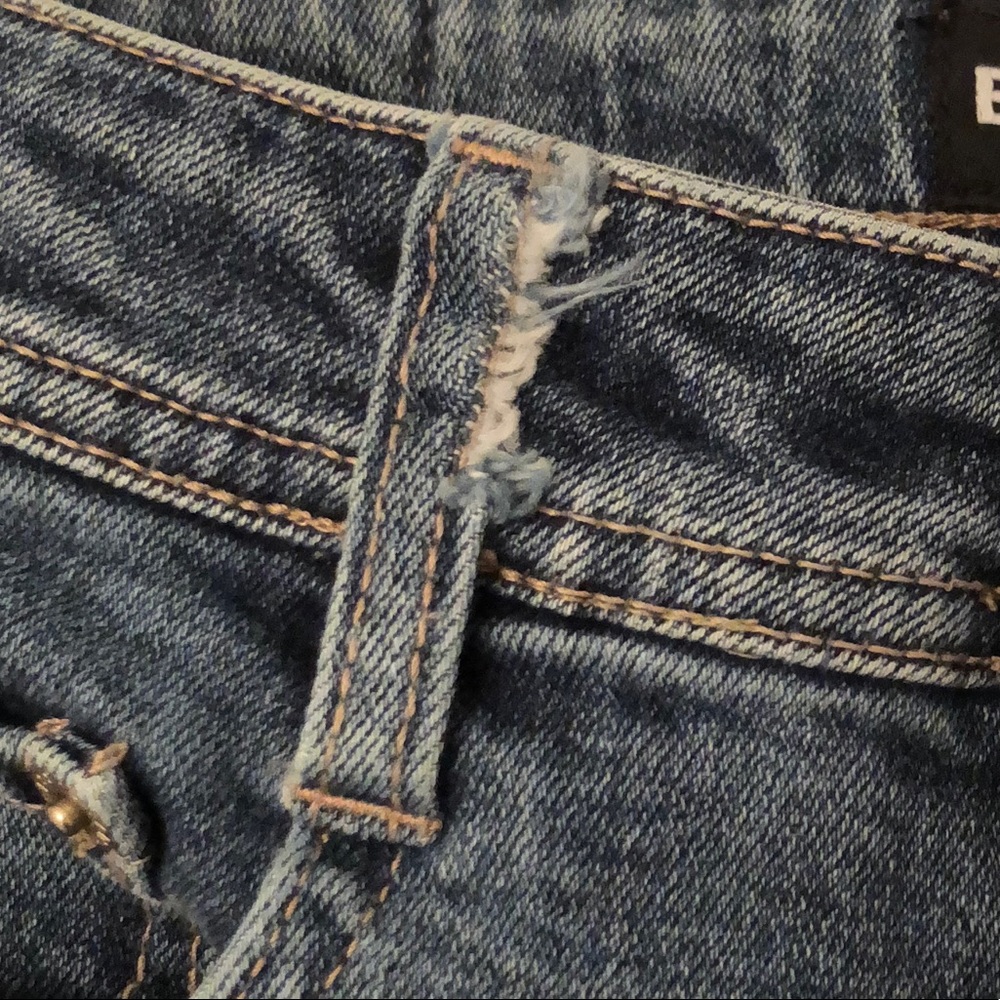 Express Jeans Stretch Fit & Flare (imperfect) 3/4s - Picture 8 of 9